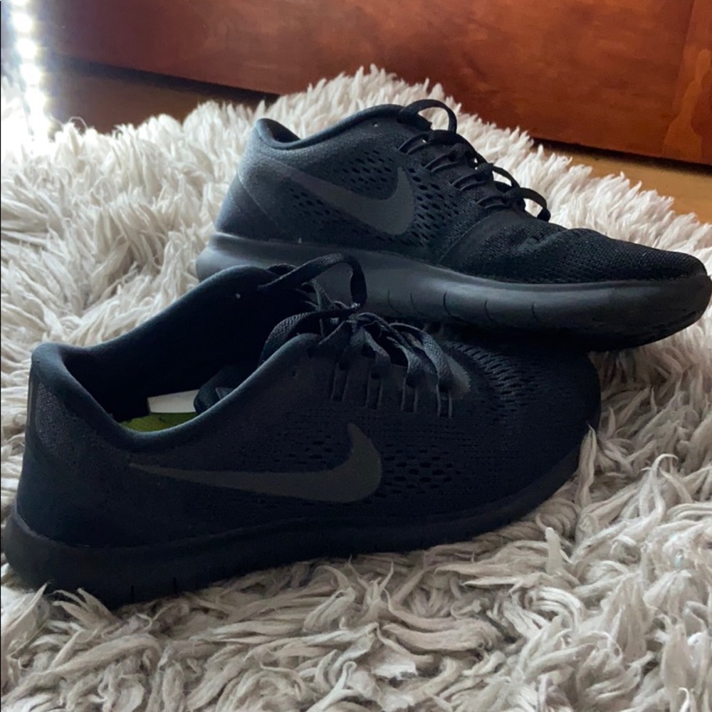 Nike free runs